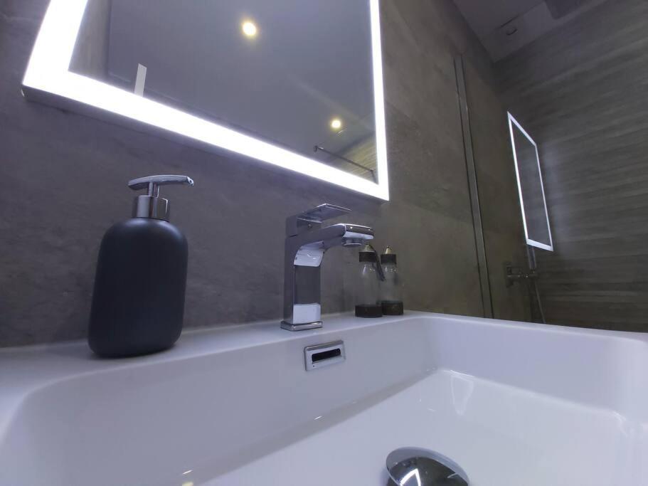 Luminoso Apartamento En El Centro, Con Mucho Arte Sevilla Exteriör bild